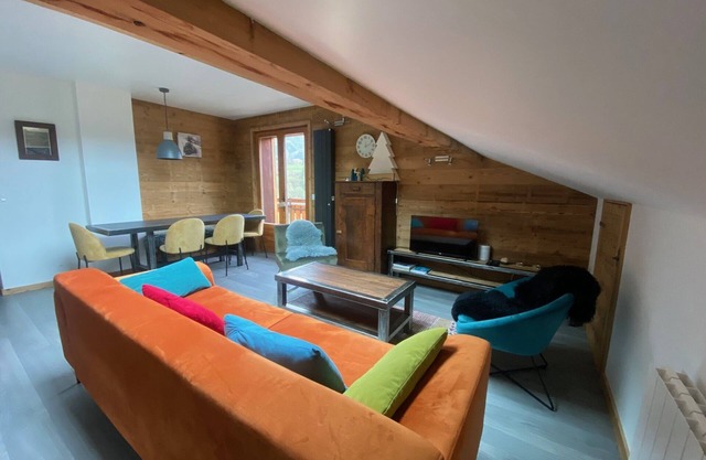 3-bedroom duplex in quiet, cocooning chalet. Pets welcome!