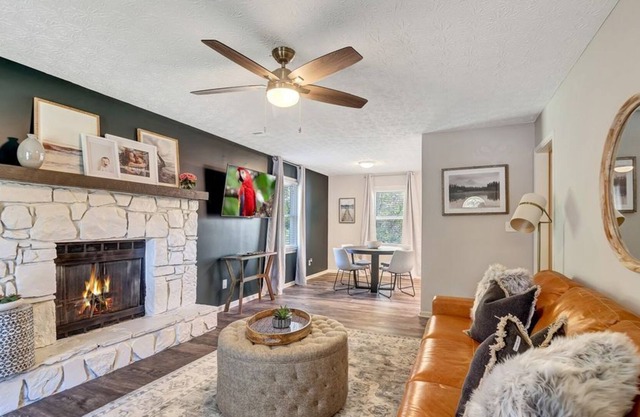 3 Bedroom Duplex triplex L-554133 by Houzlet