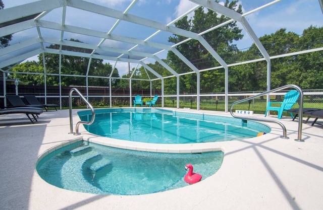 3-bedroom house in beautiful Vero Beach with pool