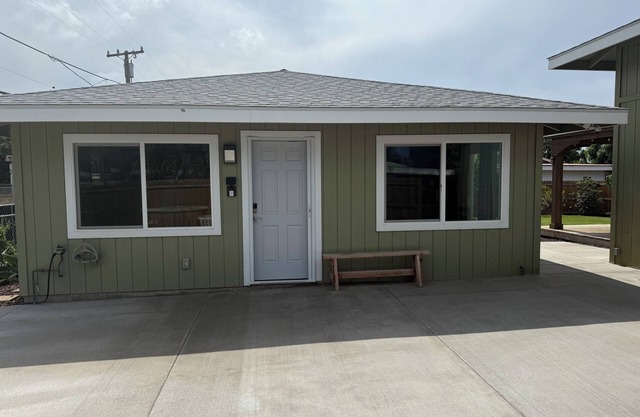 3 bedroom house with WIFI and free parking, close to beaches and hikes.