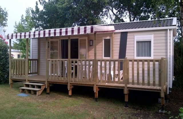 3 Bedroom mobile home Siblu Domaine de Kerlann Brittany France 131