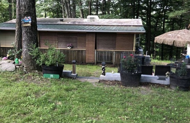 3-bedroom mobile home in delightful Hawley with WiFi, AC