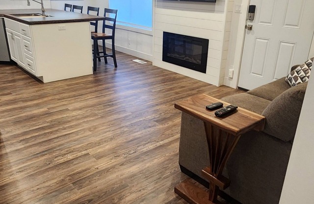3-bedroom mobile home in charming Colorado City with WiFi, AC, Washer and Dryer