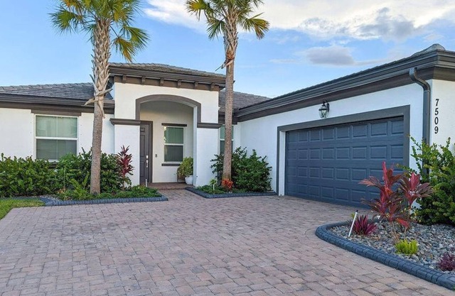 3 Bedroom Single family 431952 by Houzlet