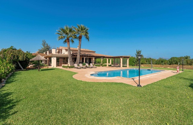 3 bedroom villa, with private pool and BBQ, Pollensa