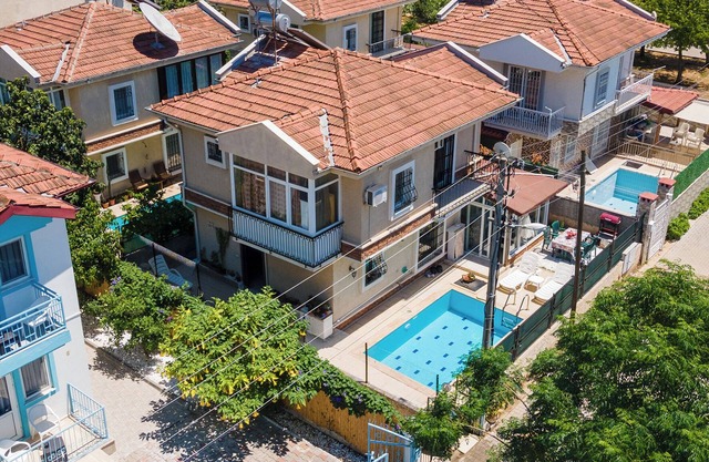 3 Bedroom Villa with Private Pool walking distance to Calis Beacn