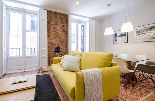 3 bedrooms 2 bathrooms furnished - Anton Martin - comfy in downtown area