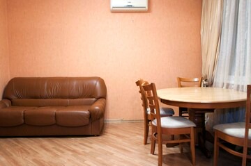3-bedrooms apartment on the Ozerna street 8