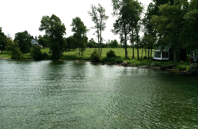 3 Bedrooms - Waterfront Location On St. Lawrence River