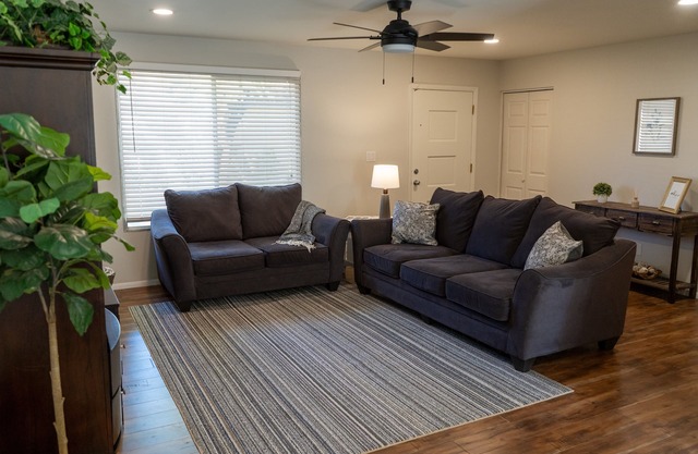 3 BR 2 BA, Townhome in Tempe