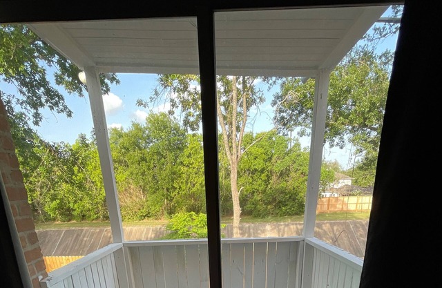 3 BR big back yard for events