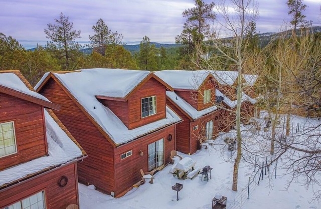 3 Cabins with Kitchens+Gameroom&Playground