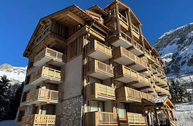 3 comfortable and bright rooms, beautiful view of Solaise and the Daille