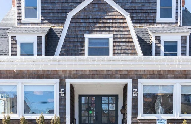 #3 | Comfy Room w/2 queen beds near Easton & Second Beach