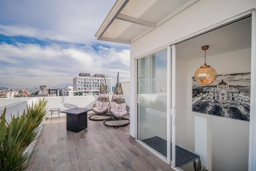 3-Floor Penthouse Private Roof Garden High Speed Wi-Fi 500MB Air-Conditioning Pool & Gym
