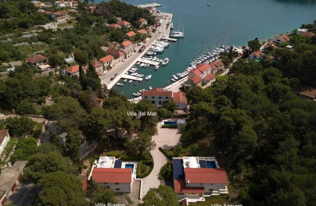 3 HIGHCLASS VILLAS on the SEA, 3x POOL & BEACH & BIKES & KAYAKS & PRESENTS