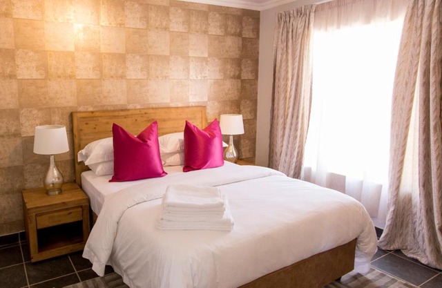 3 Lux Suites