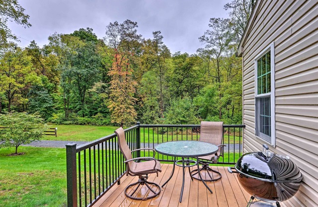 3 Mi to Blue Marsh Lake: Spacious Home w/Deck
