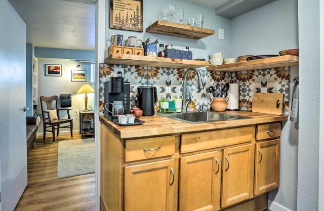 3 Mi to Dtwn Convenient Denver Apt