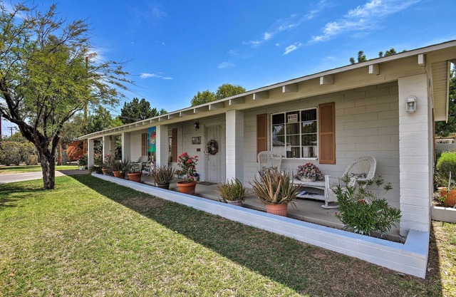 < 3 Mi to Dtwn Phoenix: Home w/Yard