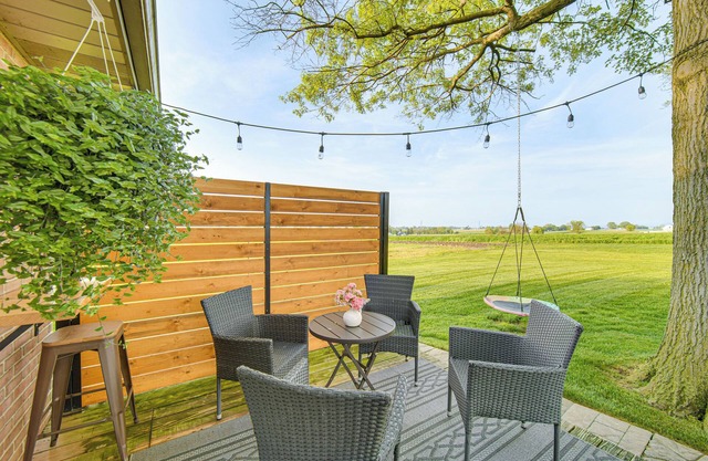 3 Mi to Dutch Wonderland: Serene Home w/Deck