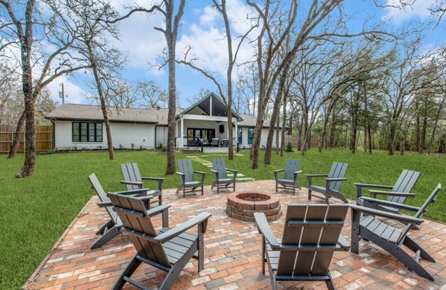 3 Mi to Kyle Field-Luxury 5 bedroom/4.5 Bath on 1.5 Acres-Fire Pit/Patio-3500 sf