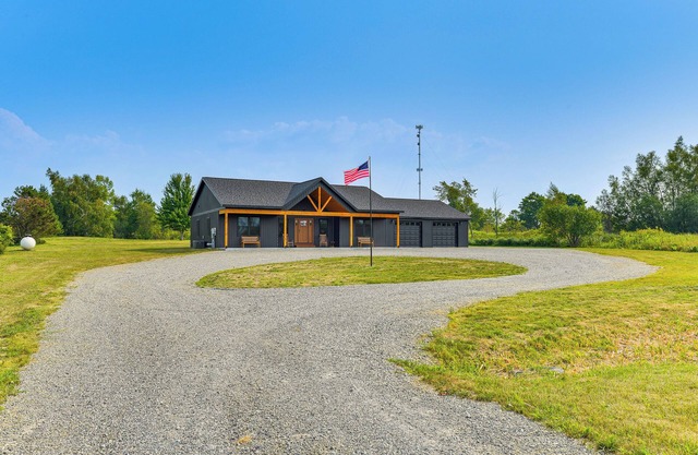 3 Mi to St Lawrence River: Spacious Ranch Home