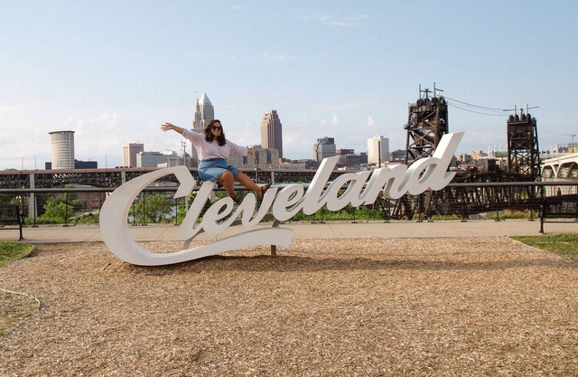 3 Minutes to Cleveland Clinic, museums, historic Shaker Heights and more!