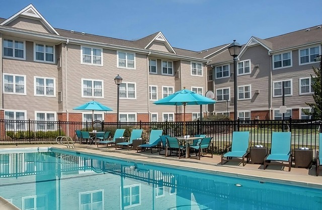 3 Relaxing Units! Short Drive to David Harrison Park, Pets are Allowed w/Pool