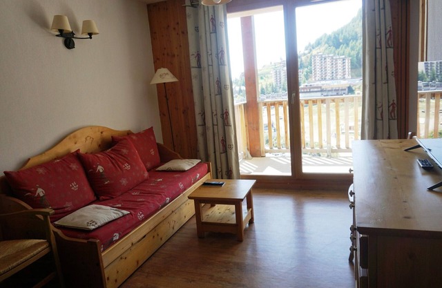 3-Room Apartment with Pool, Parking, and Wi-Fi in Orcières Merlette