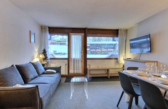 3-room apartment at the foot of the slopes with terrace and WiFi in Plagne Centre