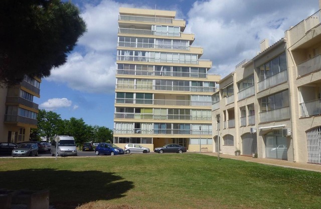 3-Room Apartment with Terrace, AC, Parking for 6 people