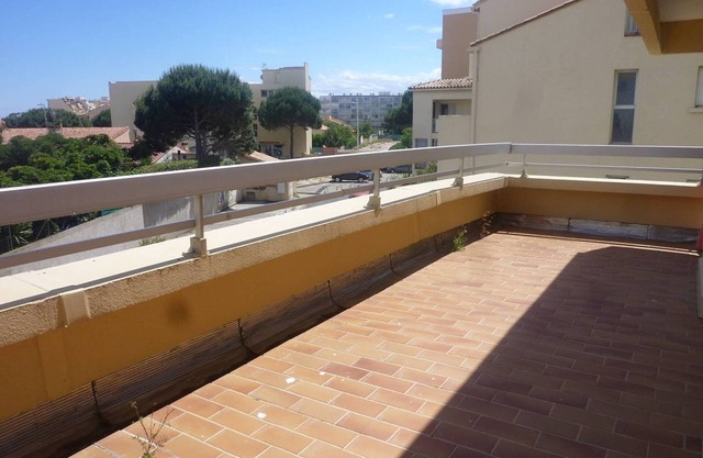 3-Room Apartment with Terrace and Secure Parking