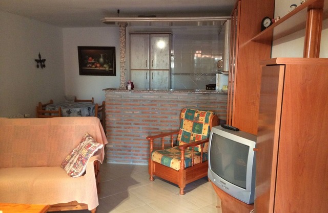 3 room apartment with balcony and sea view.