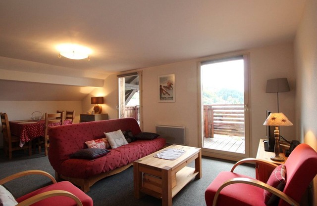 3 Rooms for 6: Close to Slopes and Village Center