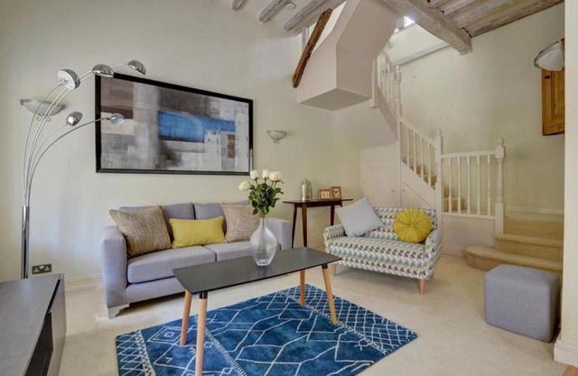 3 Stable Mews