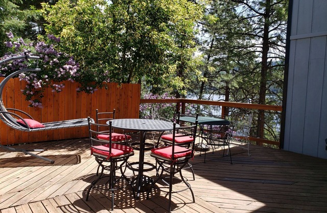 3-story house with decks overlooking the lake. Great for a reunion or getaway!