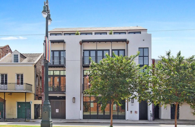 3-Story Luxury Residence - French Quarter - Unit 204