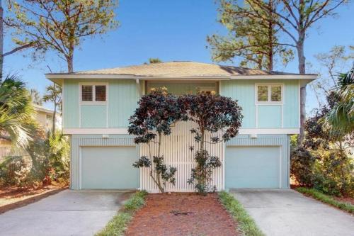 3 Twin Oaks Lane by AvantStay Beach Access Sunroom Great Location