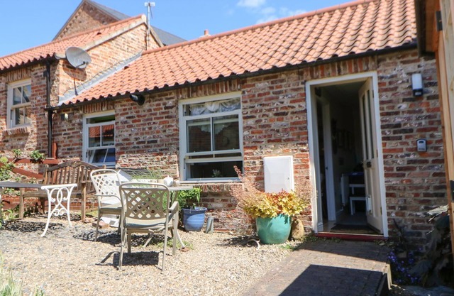 3 WESTGATE MEWS, romantic, character holiday cottage in Ripon