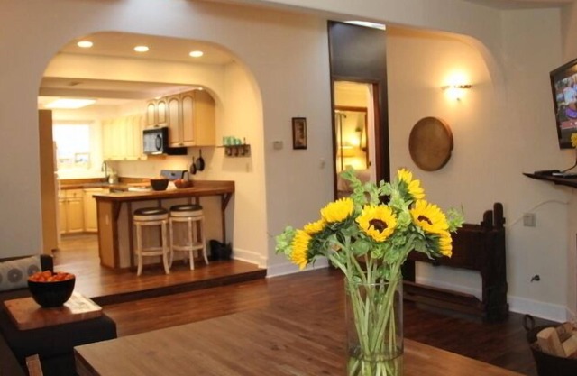 30 Day Min. Stay, Casa Rustica, Short Walk to Aquarium/Cannery Row,Lovers Point