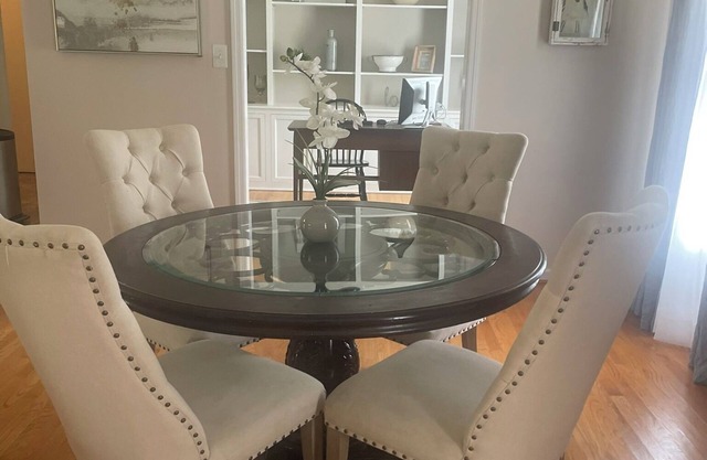 30 day rental minimum. Charming 2-bedroom house. Perfect for executive stays.