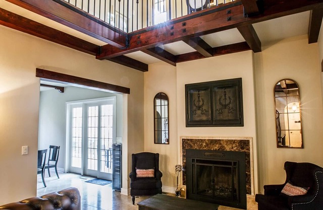 30+ Days Luxury Mountain Villa in Virginia Wine Country, 25mins from C'ville