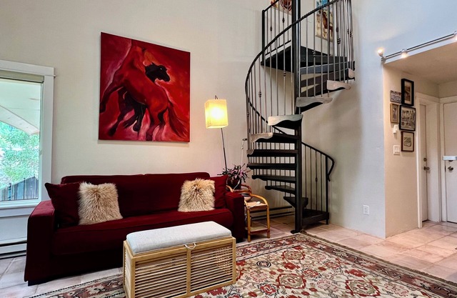 30 Ngt. Minimum, In Telluride, Penthouse 830 sf. 1 BR + Large Loft, Lift Close.