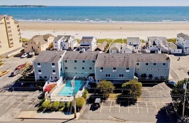 30 second walk to Beach, Outdoor Pool, Easy Access 1st floor, Powdery Sand