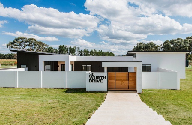 30 Wurth Dr, Bombira