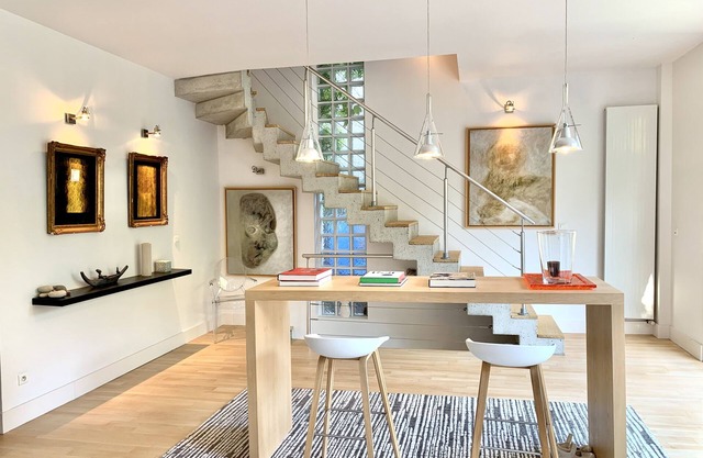300 m2 family home with garden and swimming pool, in the center of Tours