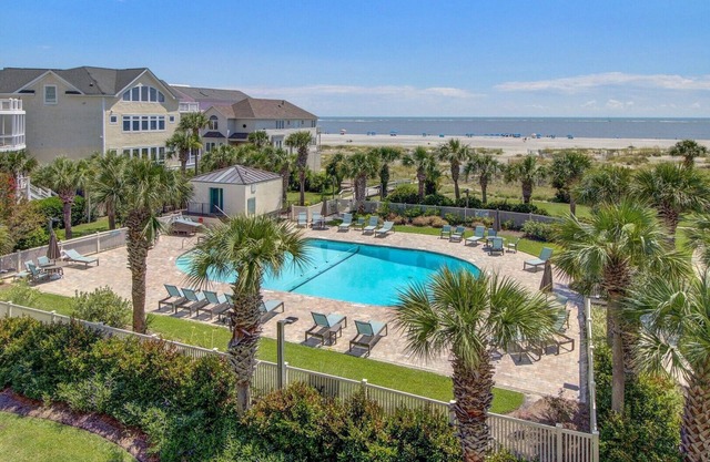 308 Summerhouse by AvantStay | Oceanview Condo w/Community Pool Access