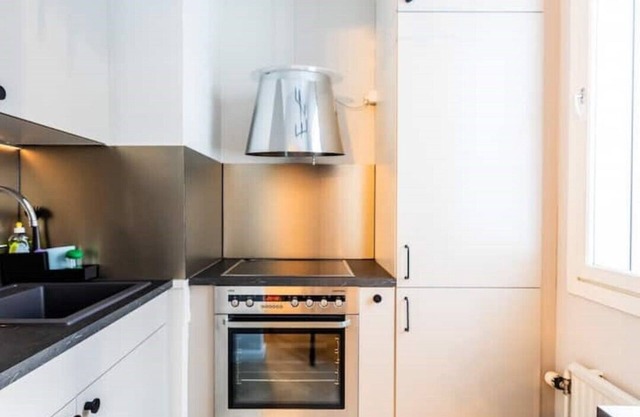 30m2 studio 500m from Airport/Helsinki city train