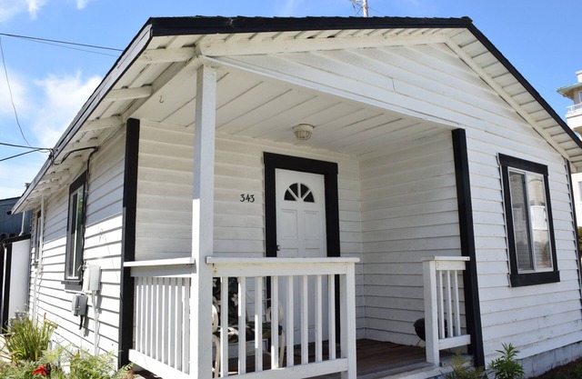 343 Hinds: 2 BR, 1 BA Cabin/Bungalow in Pismo Beach, Sleeps 4